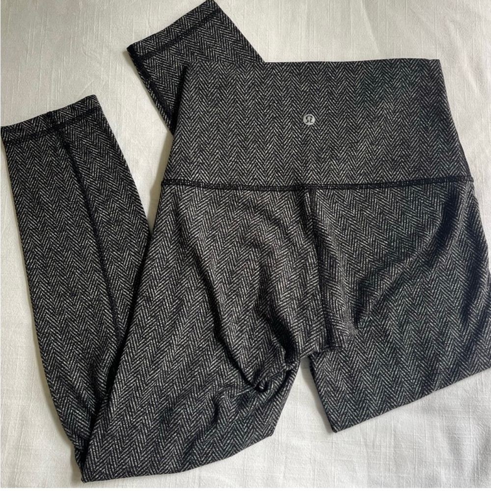 Lululemon Wunder Under Hi Rise 7/8 Tight Grey Herringbone Size 4 LUON *RARE*